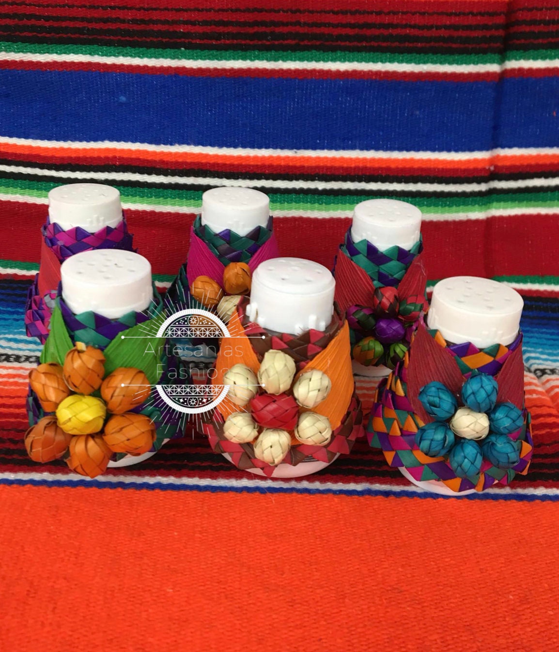 Set of 6 Artisonal Traditional Salt and pepper shakers Saleros de hoja de palma198