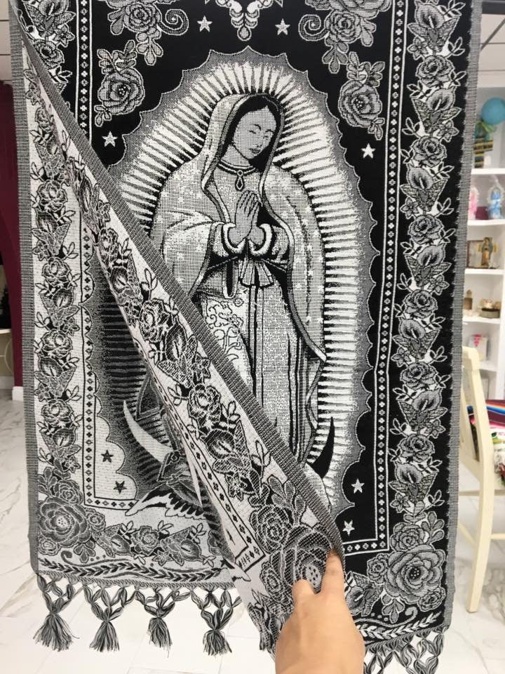 Rebozo Mexican con imagen de la Virgen de Guadalupe Mexican shawl with image of Virgen Mary96
