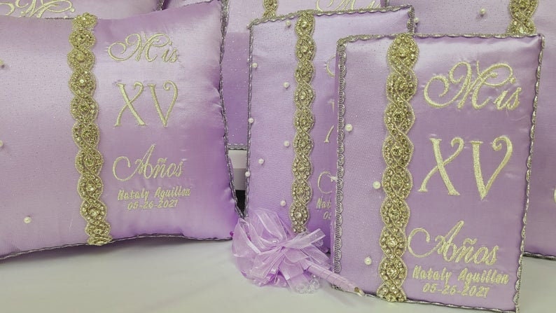 Set de Cojines para Quinceanera/Custom made Pillow Set/ Set de Cojines para Quinceanera Custom Sweet Sixteen Set Quinceanera Pillow Set111
