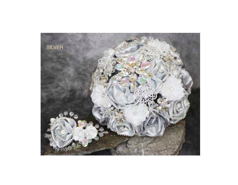 Quinceanera Flower Bouquet Embellished with Crystals and Brooches for Quinceanera374