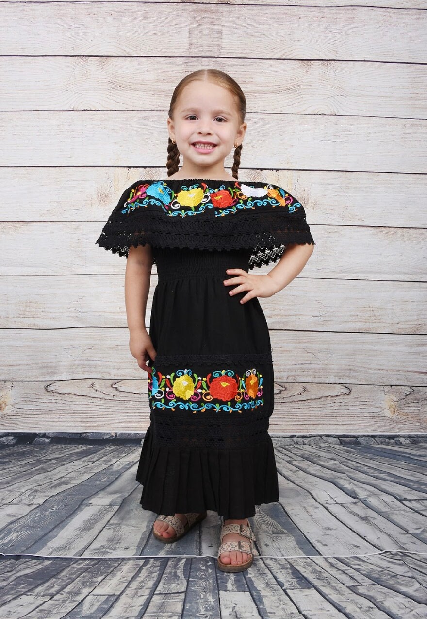 Vestido Largo Tradicional Mexican con Flores Bordado para Nina/Mexican Traditional Embroidery Dress with flowers For Girl11