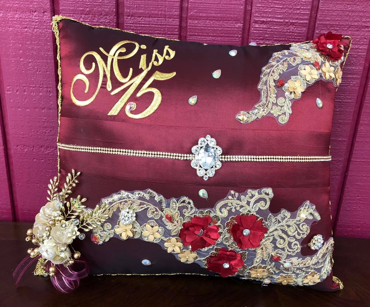 Set de Cojines para Quinceanera/Custom made Pillow Set/ Set de Cojines para Quinceanera Custom Sweet Sixteen Set Quinceanera Pillow Set191