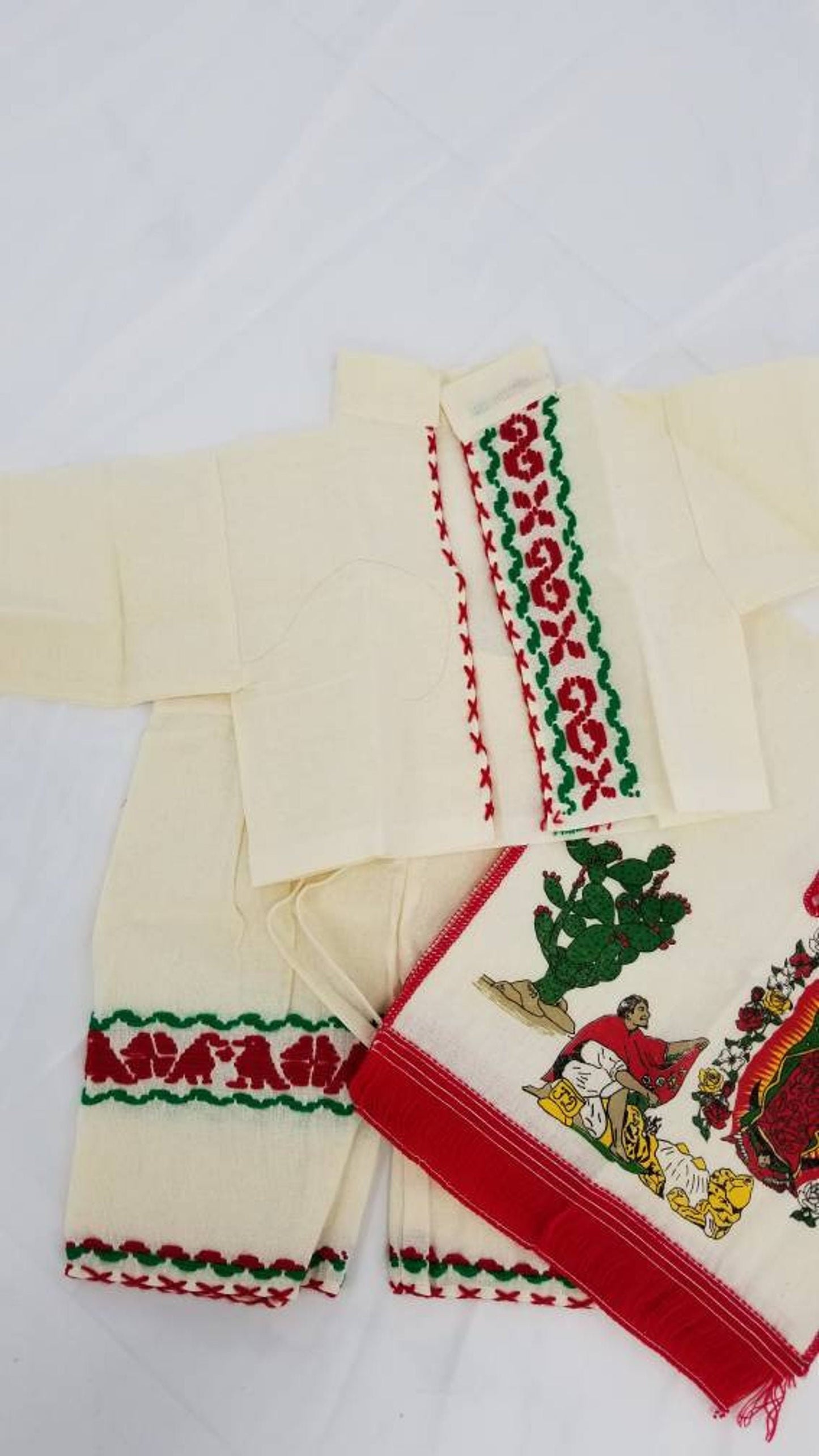 Traje para Nino con Imagen de la Virgen de Guadalupe en Poncho10