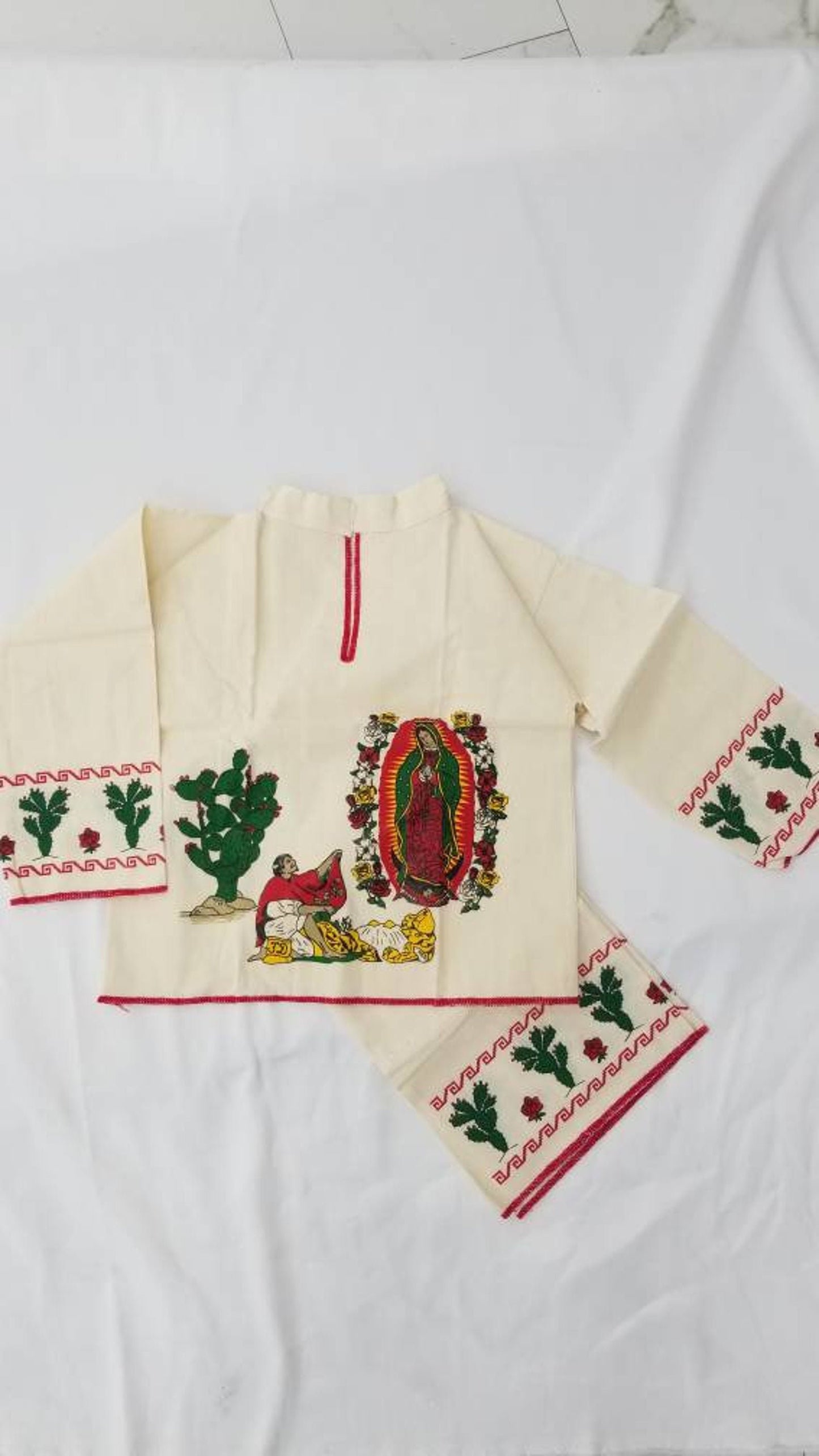 Traje de Indito para Nino Bordado a Mano con Imagen de la Virgen de Guadalupe de Manta Traje Indito Juan Diego, Baby Boy Juan Diego Outfit127