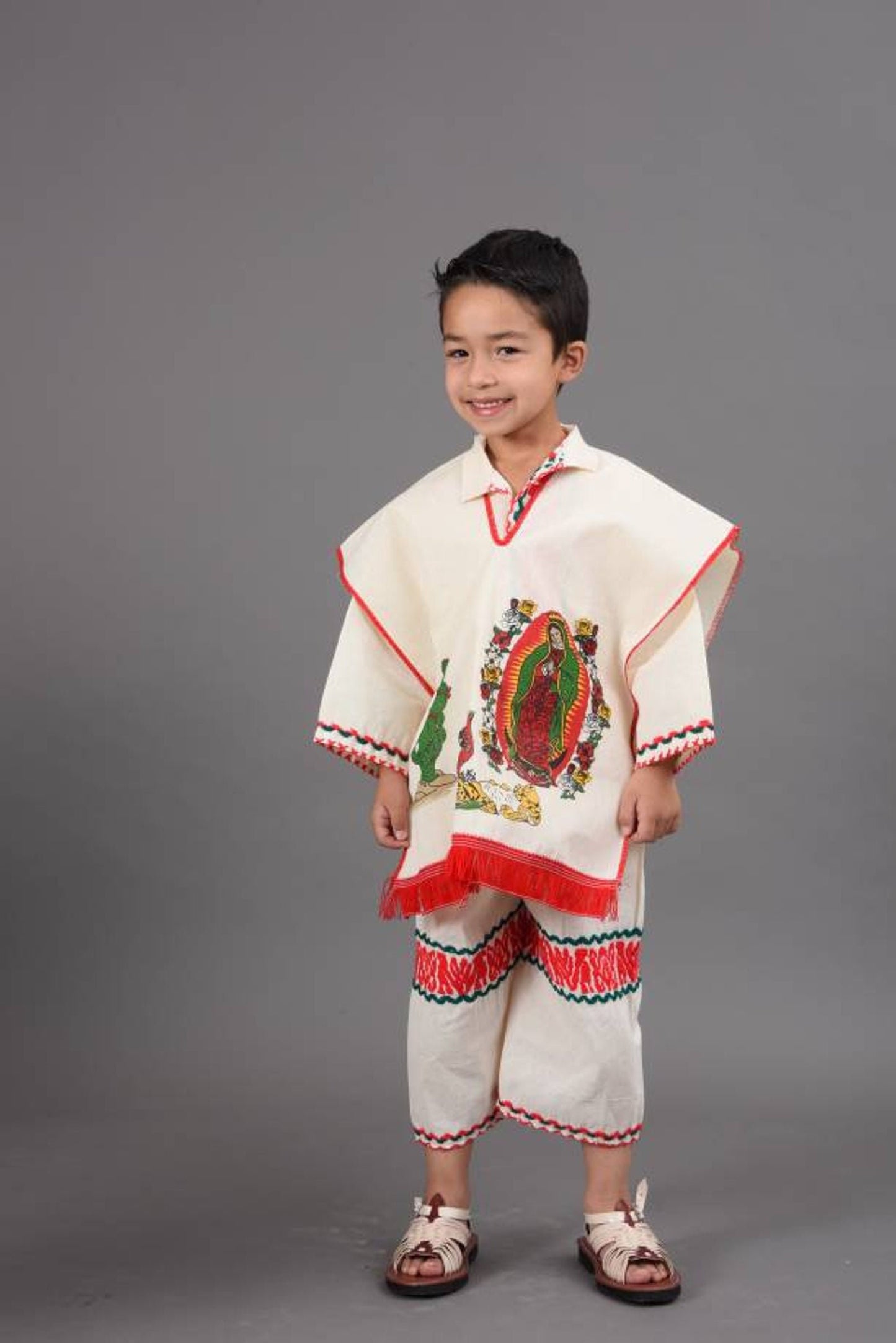 Traje para Nino con Imagen de la Virgen de Guadalupe en Poncho10