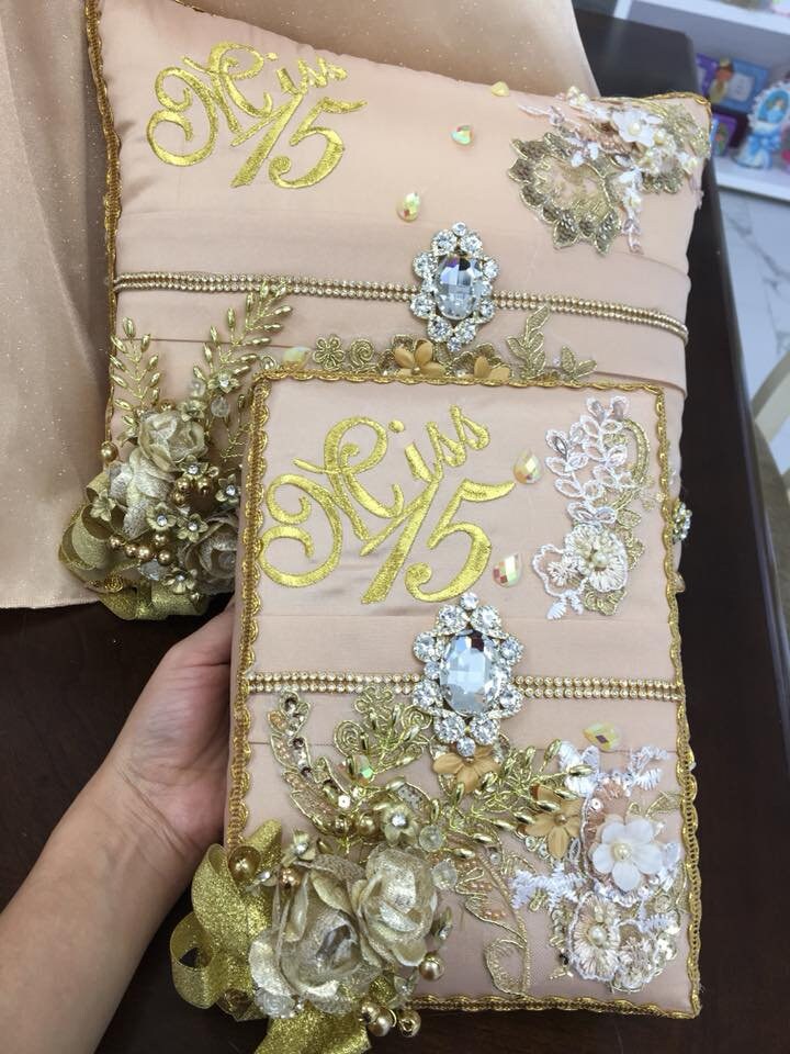 Set de Cojines para Quinceanera/Custom made Pillow Set/ Set de Cojines para Quinceanera Custom Sweet Sixteen Set Quinceanera Pillow Set246