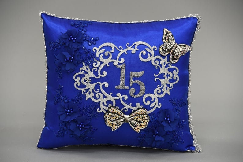 Set de Cojines para Quinceanera/Custom made Pillow Set/ Set de Cojines para Quinceanera Custom Sweet Sixteen Set Quinceanera Pillow Set472