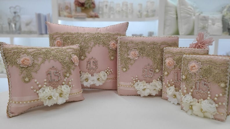 Set de Cojines para Quinceanera/Custom made Pillow Set/ Set de Cojines para Quinceanera Custom Sweet Sixteen Set Quinceanera Pillow Set141