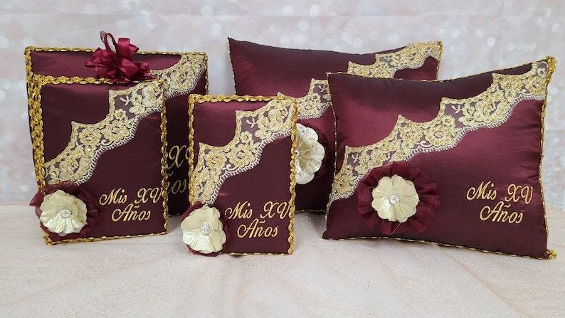 Set de Cojines para Quinceanera/Custom made Pillow Set/ Set de Cojines para Quinceanera Custom Sweet Sixteen Set Quinceanera Pillow Set119