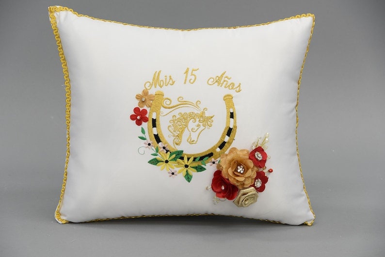 Set de Cojines para Quinceanera/Custom made Pillow Set/ Set de Cojines para Quinceanera Custom Sweet Sixteen Set Quinceanera Pillow Set124