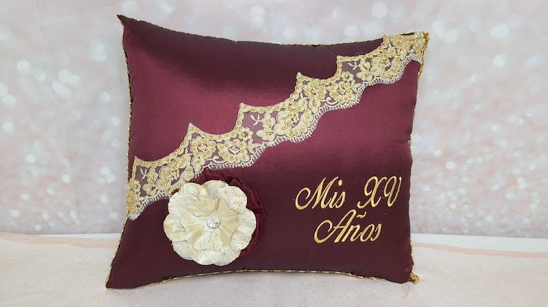 Set de Cojines para Quinceanera/Custom made Pillow Set/ Set de Cojines para Quinceanera Custom Sweet Sixteen Set Quinceanera Pillow Set119