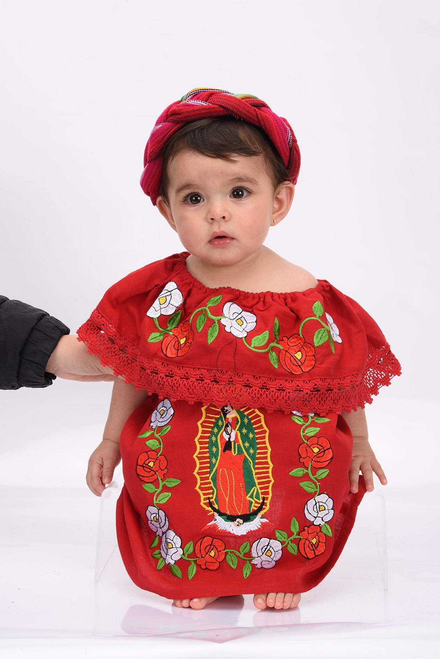 Vestido Virgen de Guadalupe bordado con lentejuela Virgen de Guadalupe, Little girl Traditional dress89