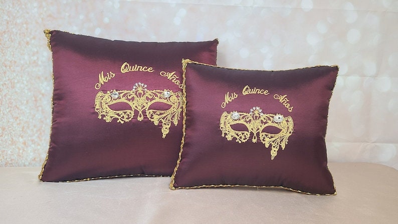 Set de Cojines para Quinceanera/Custom made Pillow Set/ Set de Cojines para Quinceanera Custom Sweet Sixteen Set Quinceanera Pillow Set102