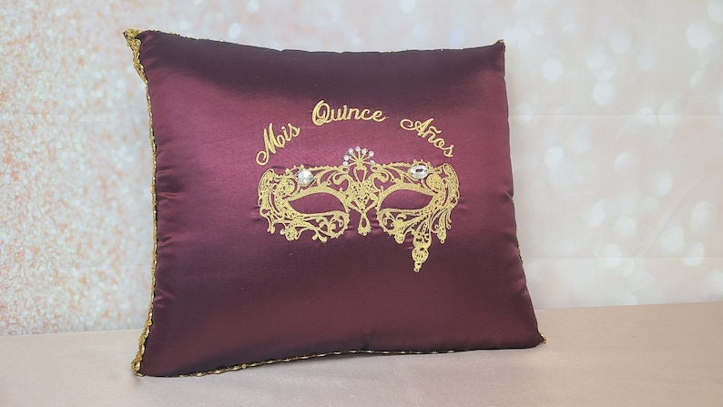 Set de Cojines para Quinceanera/Custom made Pillow Set/ Set de Cojines para Quinceanera Custom Sweet Sixteen Set Quinceanera Pillow Set102