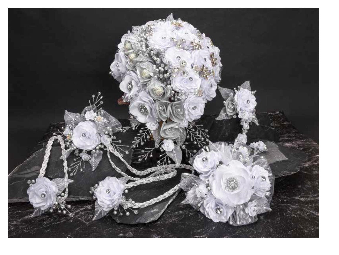 5 piece set with hairpiece and laso included/Wedding Bouquet/Ramo de Nova7