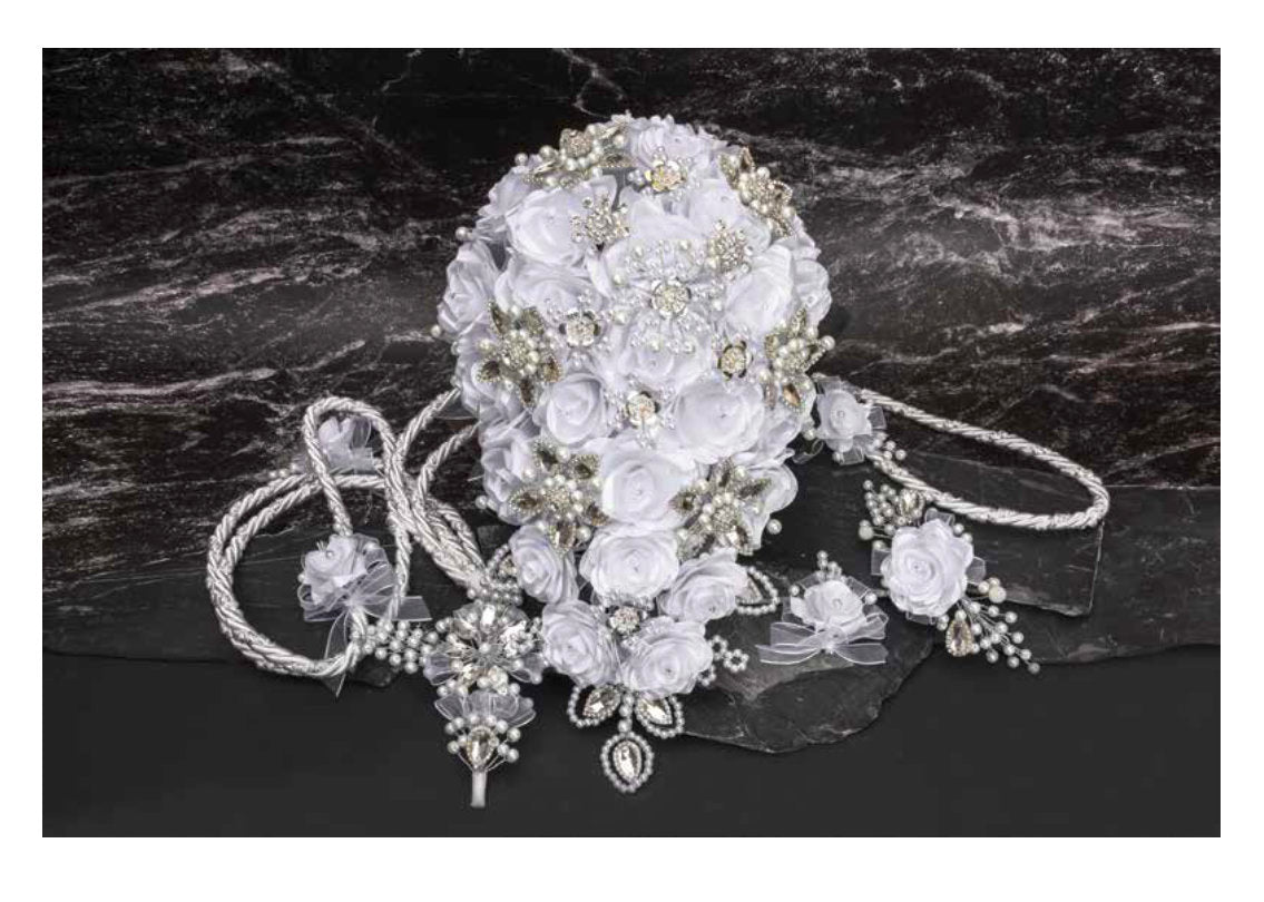 5 piece set with hairpiece and laso included/Wedding Bouquet/Ramo de Nova410